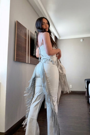 Calça de Couro Pelica Western de franjas Thássia