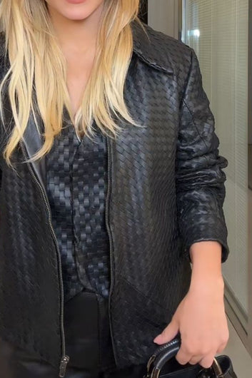 Jaqueta Preta de Couro Pelica em Tressê - Maria