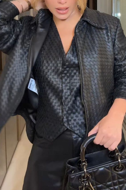 Jaqueta Preta de Couro Pelica em Tressê - Maria