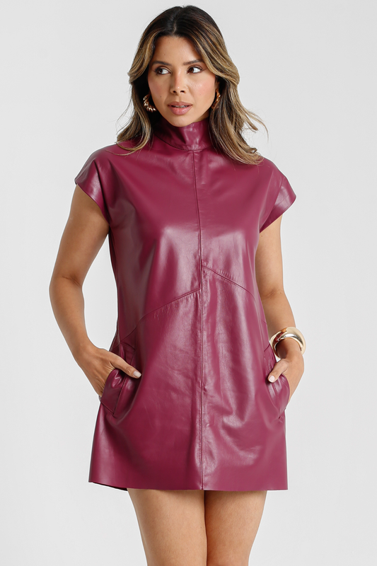 Vestido Curto em Couro Pelica - Vitória