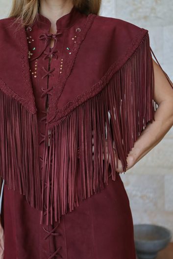 Poncho de Couro Chamoi com Franjas - Ana Paula | Chamoi Vinho