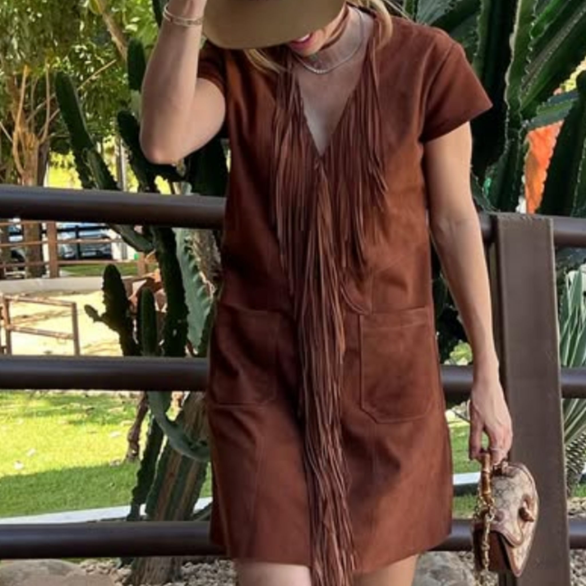 Vestido Curto Reto em Couro Camurça - Sarah