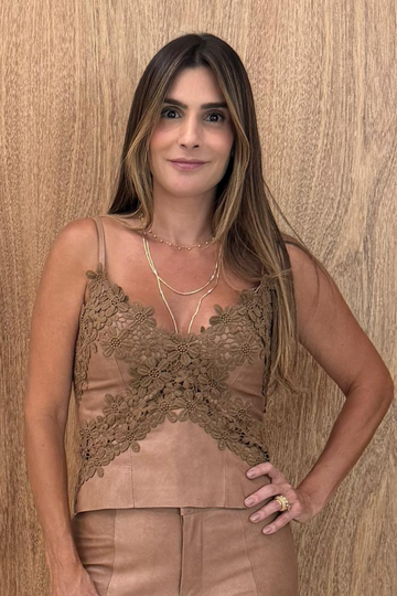 Regata de Couro Pelica com Aplicação de Rendas - Antônia | Mescla Marrom Claro
